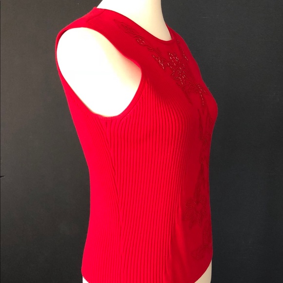 Valerie Stevens Red Sleeveless Sweater. - Picture 4 of 8